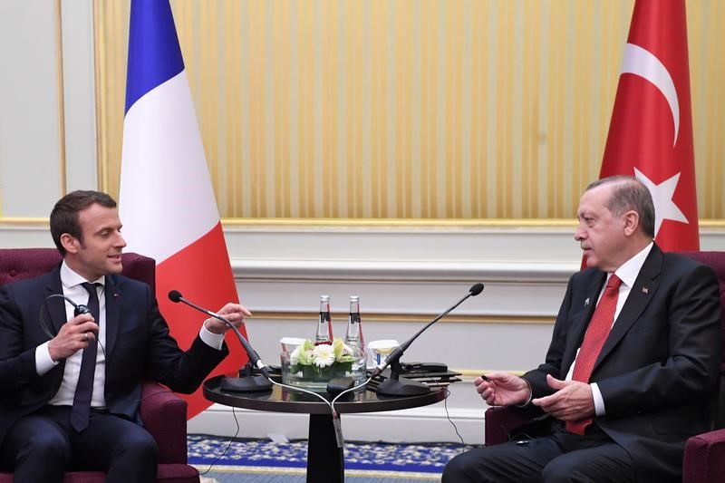 © Reuters. مصدر: إردوغان يناقش الصراع في سوريا مع ماكرون في باريس