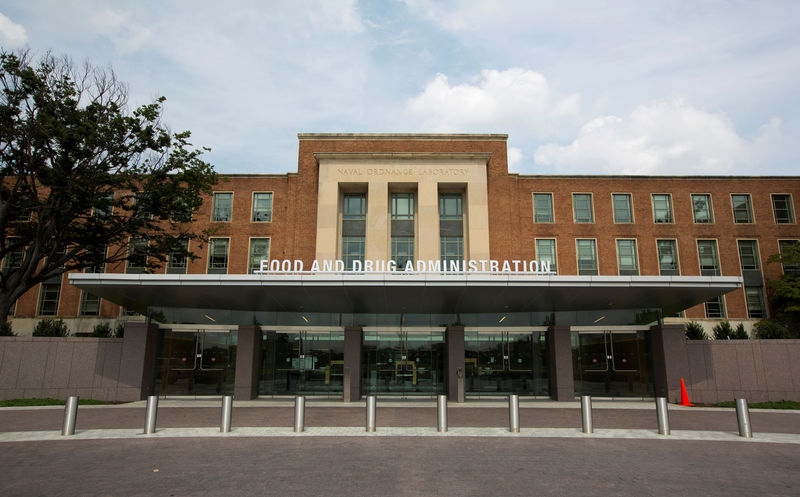 © Reuters. FILE PHOTO:  A view shows the U.S. Food and Drug Administration headquarters in Silver Spring