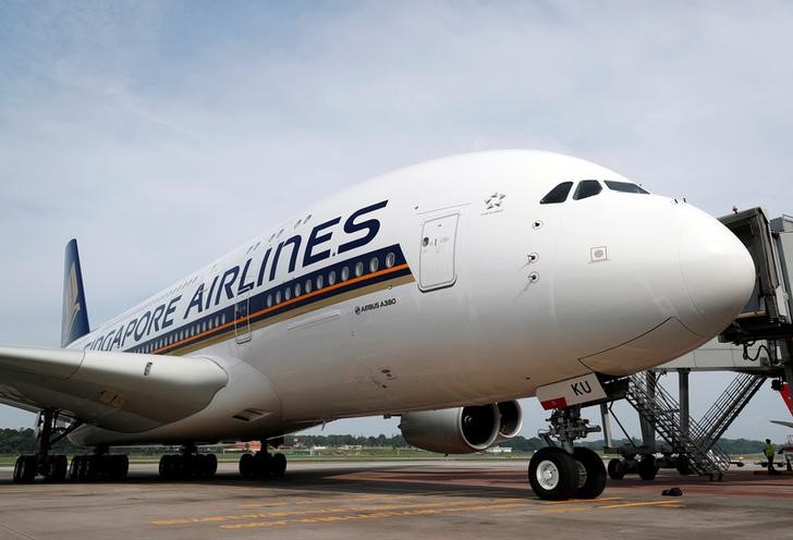 © Reuters. A Singapore Airlines' A380 fitted with newly launched cabin products arrives at Changi Airport in Singapore