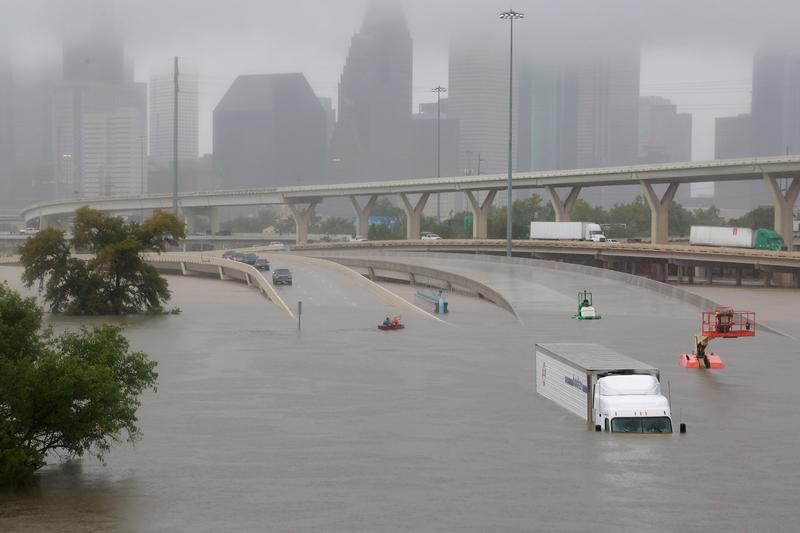 © Reuters. Submerged freeways from the effects of Hurricane Harvey are seen during widespread flooding in Houston