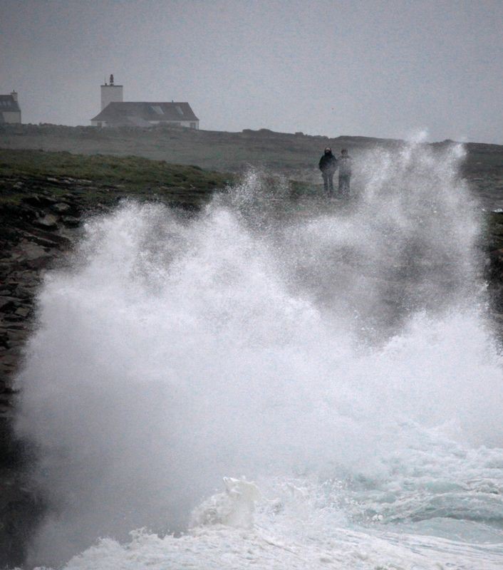 © Reuters. Una tormenta deja sin electricidad a 200.000 hogares en Francia