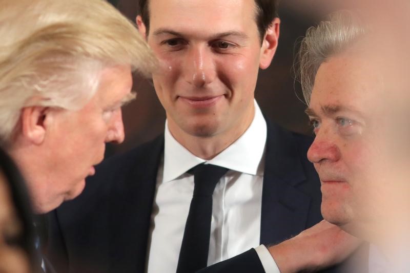 © Reuters. مسؤول أمريكي سابق يصف اجتماع ابن ترامب مع الروس بأنه "خيانة"