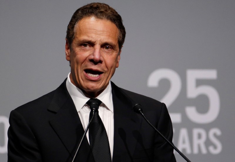 © Reuters. New York Governor Andrew Cuomo speaks during the commemoration of the Elton John AIDS Foundation 25th year fall gala at the Cathedral of St. John the Divine in New York City, in New York