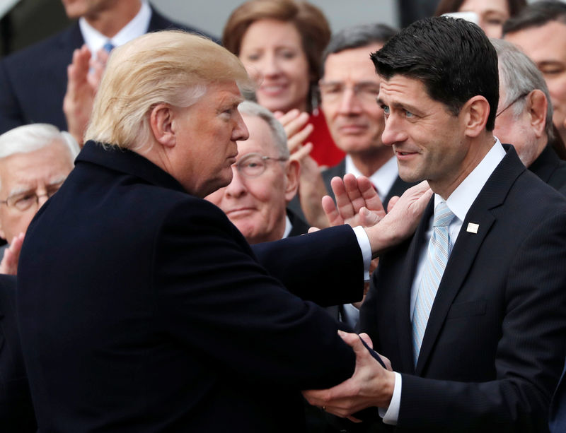 © Reuters. FILE PHOTO: U.S. President Donald Trump shakes hands with Speaker of the House Paul Ryan on the South Lawn of the White House in Washington