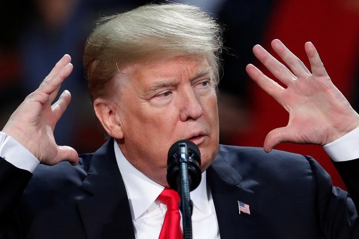 © Reuters. FILE PHOTO - U.S. President Donald Trump speaks at a rally in Pensacola, Florida