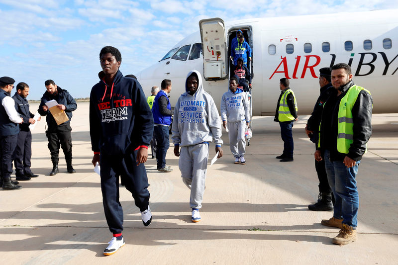 © Reuters. نيجيريا تبدأ عملية إجلاء كبرى لمواطنيها من ليبيا
