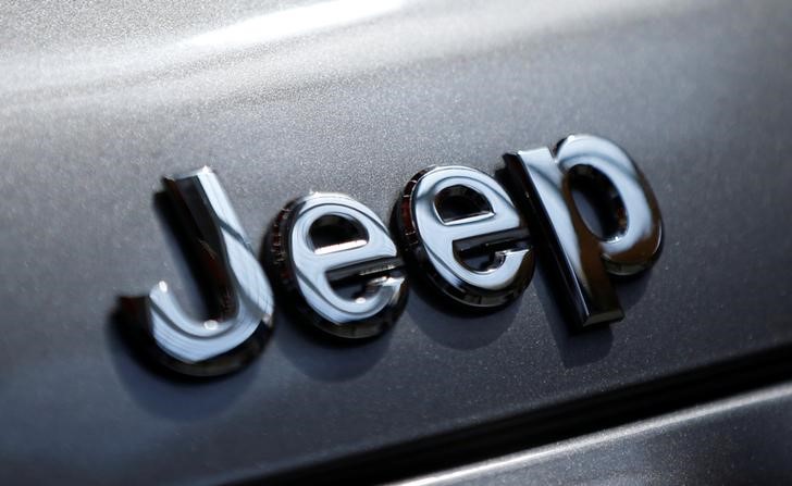© Reuters. Logo of Jeep brand is seen on vehicle at Tbilisi Mall in Tbilisi