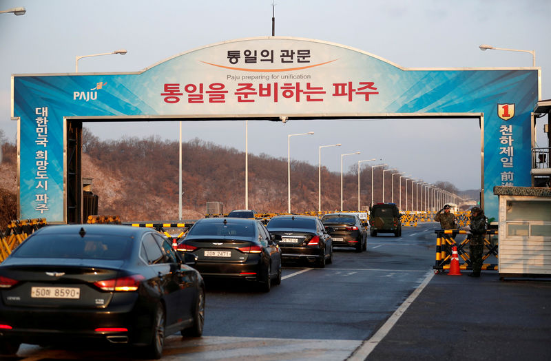 © Reuters. رئيس وفد كوريا الشمالية يتوقع محادثات جيدة مع الجنوب