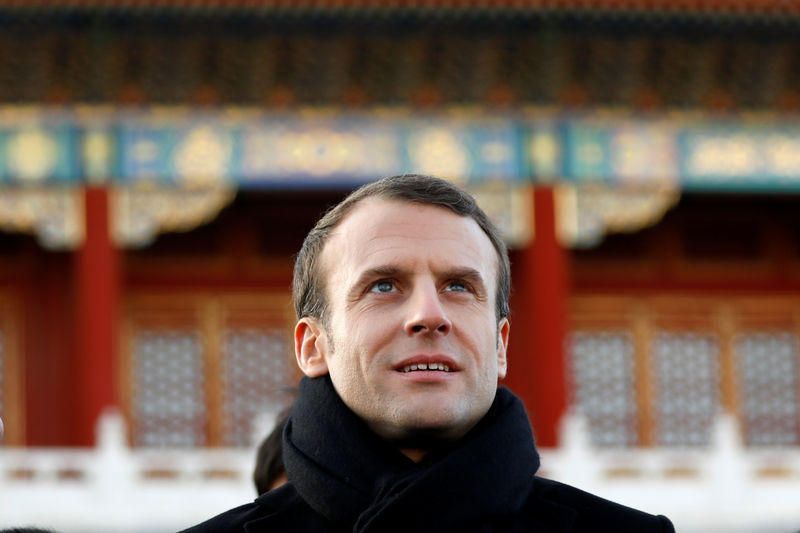 © Reuters. MACRON APPELLE À RENFORCER LES LIENS COMMERCIAUX FRANCE-CHINE