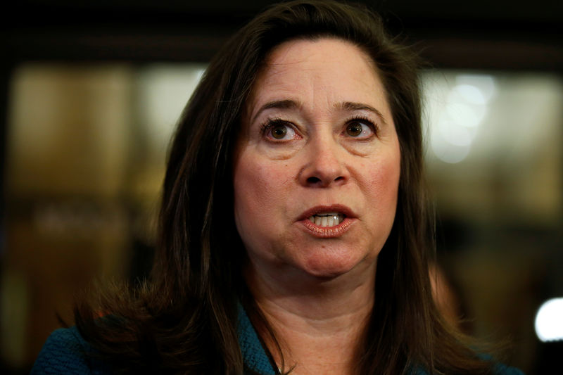 © Reuters. Democrat Shelly Simonds speaks after losing a random drawing by the Virginia Department of Elections to determine the winner of the tied 94th House of Delegates District Seat in Richmond, Virginia