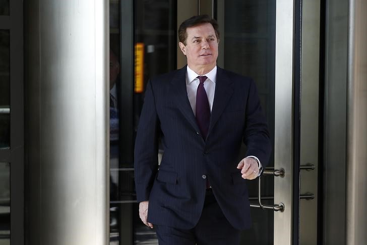 © Reuters. Former Trump campaign manager Paul Manafort departs after a bond hearing at U.S. District Court in Washington