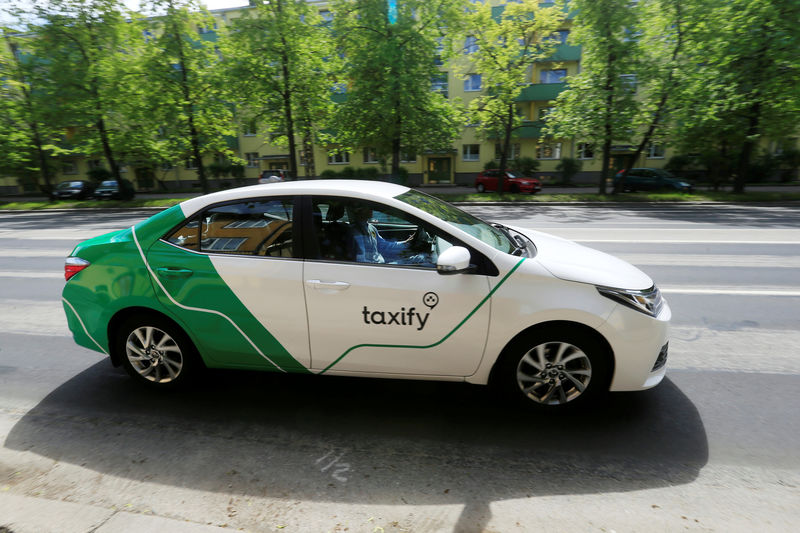 © Reuters. FILE PHOTO: A Taxify car drives in Tallinn