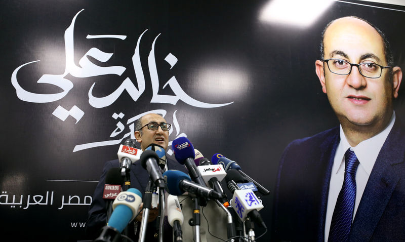 © Reuters. خالد علي يقول مستمر في مسعاه للترشح لرئاسة مصر رغم جدولها "المجحف"