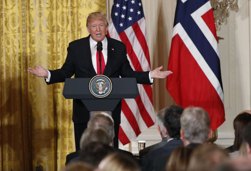 © Reuters. U.S. President Trump holds joint news conference with Norwegian Prime Minister Solberg at the White House in Washington