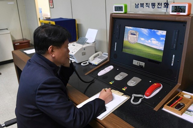 © Reuters. Corea del Sur propone un diálogo a Corea del Norte sobre la participación en los Juegos Olímpicos de invierno