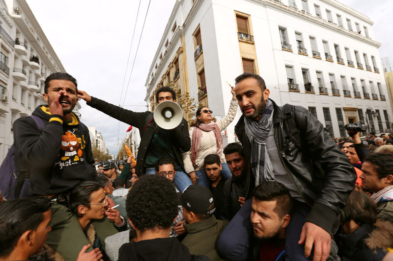 © Reuters. السلطات التونسية تعتقل 150 شخصا بينهم قادة في المعارضة