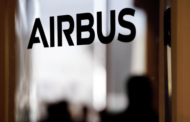 © Reuters. Logo de Airbus en la sede francesa de la firma aeronáutica y de defensa, en Colomiers.