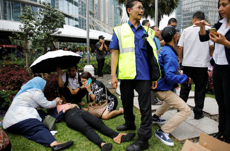 © Reuters. انهيار الطابق الثاني في بورصة إندونيسيا وإصابة نحو عشرة