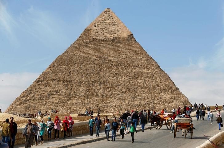 © Reuters. وزيرة السياحة المصرية توافق على لجنة من القطاع الخاص لحل مشكلات القطاع