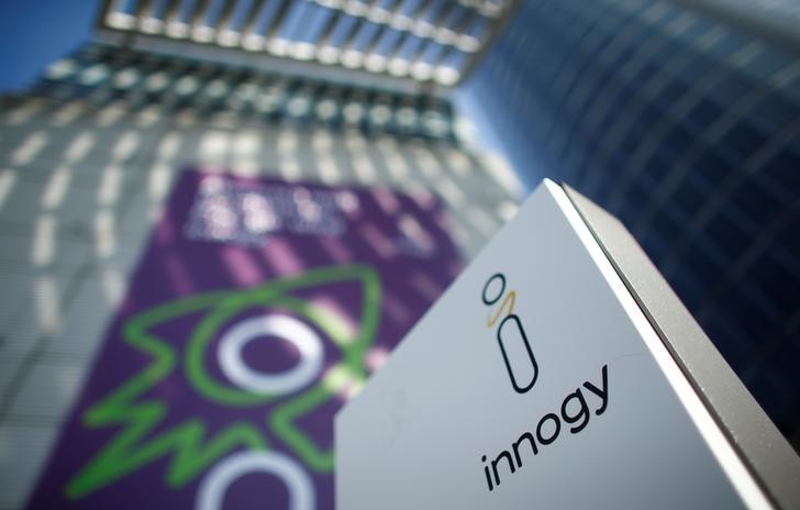 © Reuters. FILE PHOTO:Innogy logo in Essen, Germany