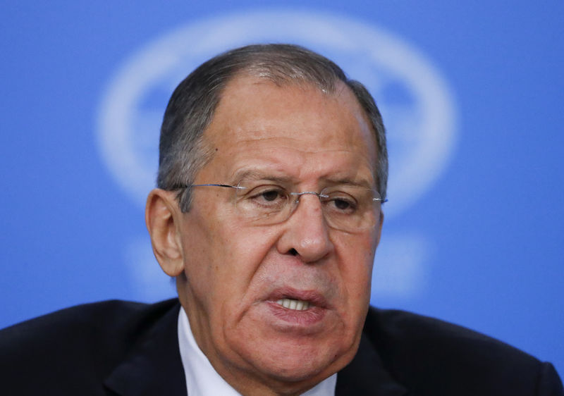 © Reuters. Rusia no respaldará el intento de EEUU de cambiar el acuerdo nuclear con Irán, dice Lavrov