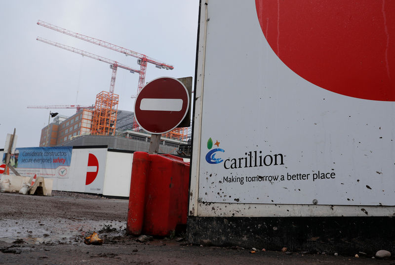 © Reuters. FILE PHOTO: Carillion's Midland Metropolitan Hospital construction site in Smethwick