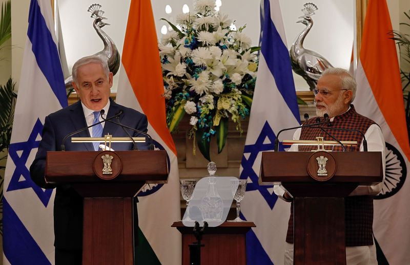 © Reuters. نتنياهو يدفع من أجل اتفاق تجارة حرة مع الهند خلال زيارة نادرة