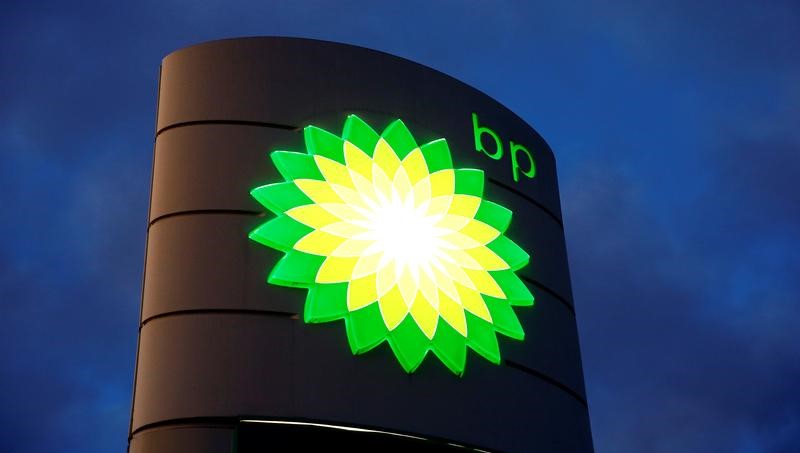 © Reuters. Logo of BP is seen at a petrol station in Kloten