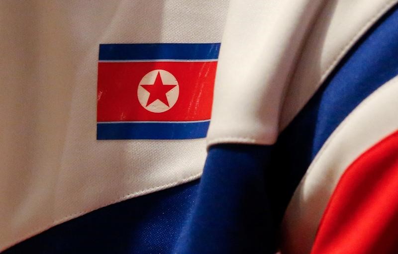 © Reuters. Las dos Coreas desfilarán juntas y crearán un equipo de hockey conjunto en JJOO