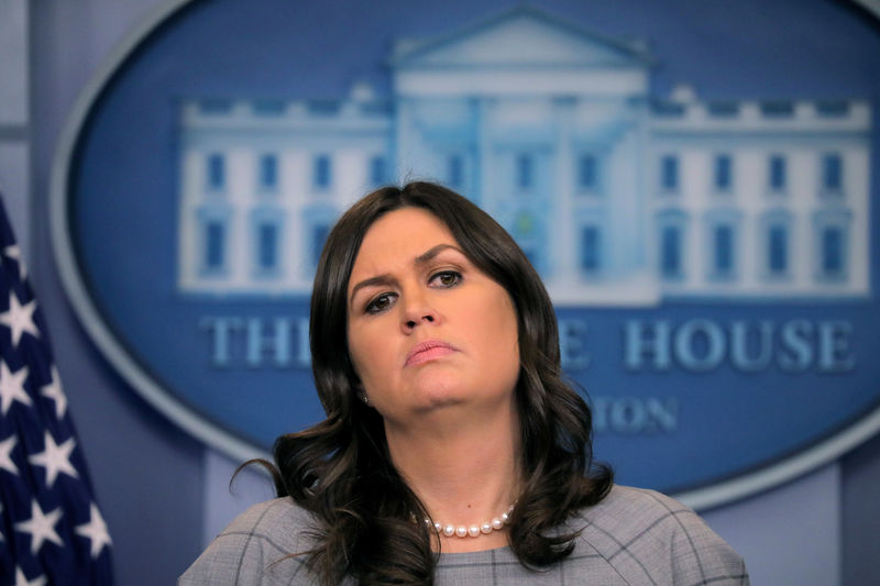 © Reuters. U.S. White House Press Secretary Sarah Huckabee Sanders holds the daily briefing at the White House in Washington, DC