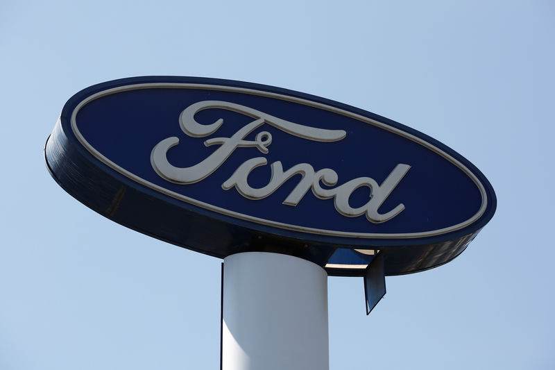 © Reuters. FILE PHOTO: Sign of Ford is pictured at a car dealership in Mexico City