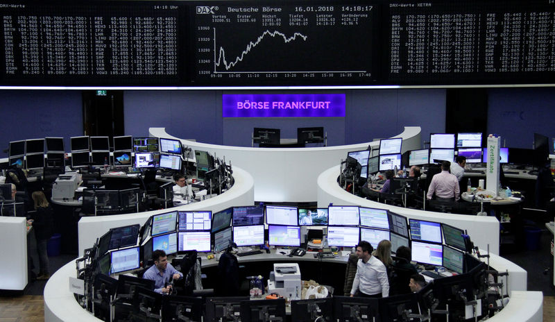 © Reuters. The German share price index, DAX board, is seen at the stock exchange in Frankfurt