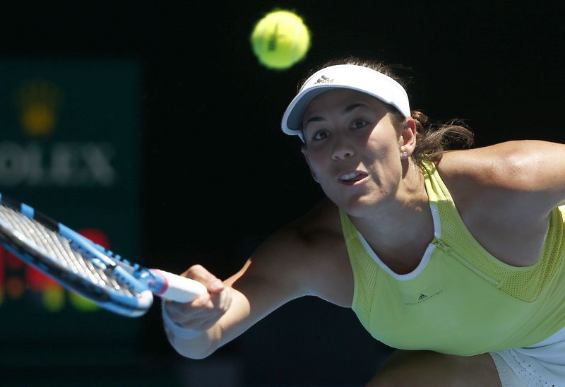 © Reuters. Muguruza cae en la segunda ronda en Australia; Halep, Kerber y Sharapova avanzan