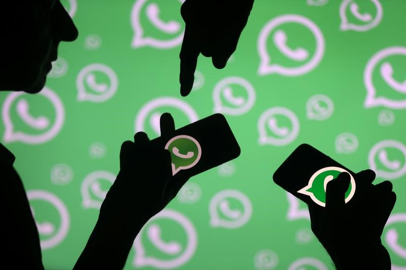 © Reuters. WhatsApp da pasos para obtener ingresos con cuentas para empresas