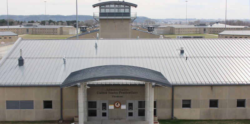 © Reuters. Handout photo of Administrative U.S. Penitentiary Thomson, in Thomson, Illinois