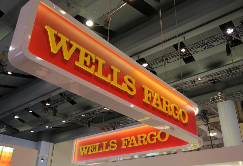 © Reuters. A Wells Fargo logo is seen at the SIBOS banking and financial conference in Toronto