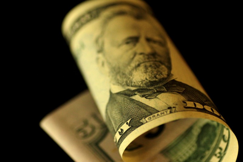 © Reuters. FILE PHOTO: Illustration photo of a U.S. Dollar note
