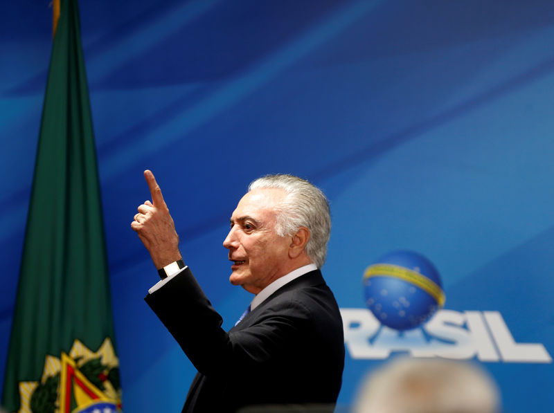 © Reuters. Presidente Michel Temer discursa no Palácio do Planalto