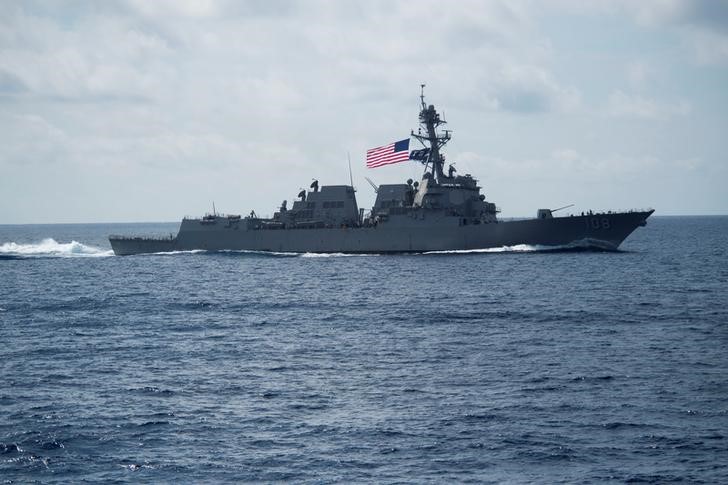 © Reuters. الصين تتهم سفينة حربية أمريكية بانتهاك سيادتها