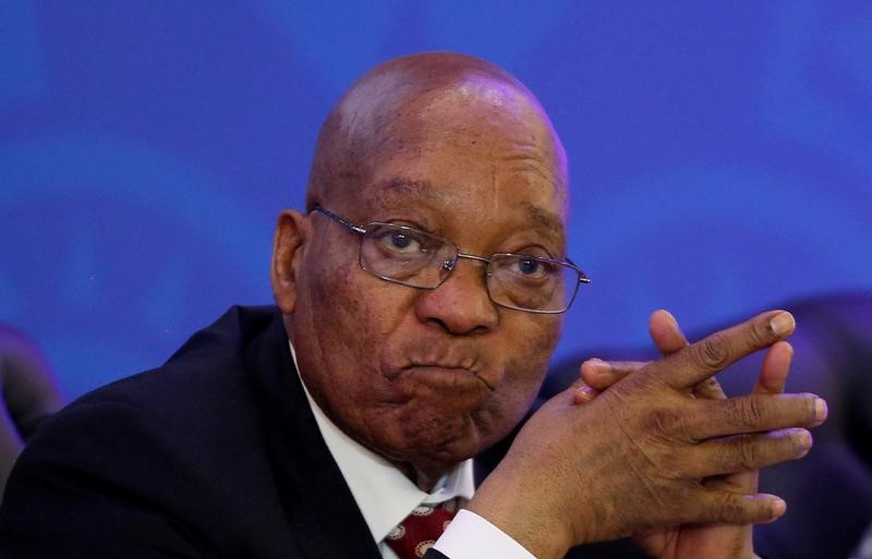 © Reuters. تقرير: الحزب الحاكم في جنوب أفريقيا سيجبر زوما على الاستقالة