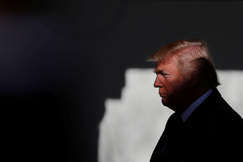 © Reuters. U.S. President Donald Trump prepares to address the annual March for Life rally, taking place on the National Mall, from the White House Rose Garden in Washington, U.S.