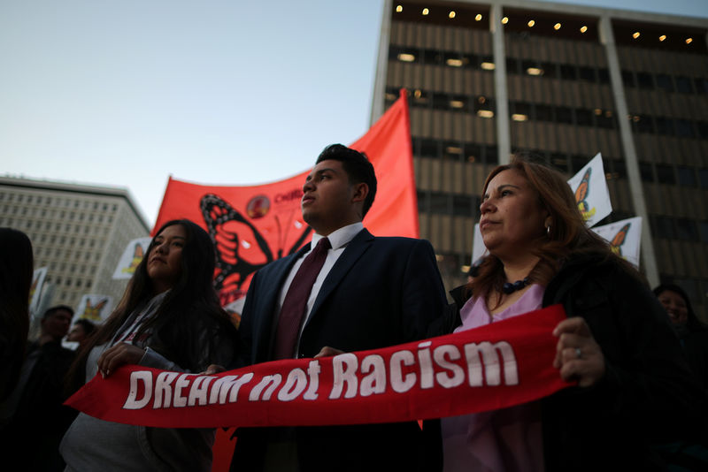 © Reuters. People protest for immigration reform for DACA recipients and a new Dream Act in Los Angeles