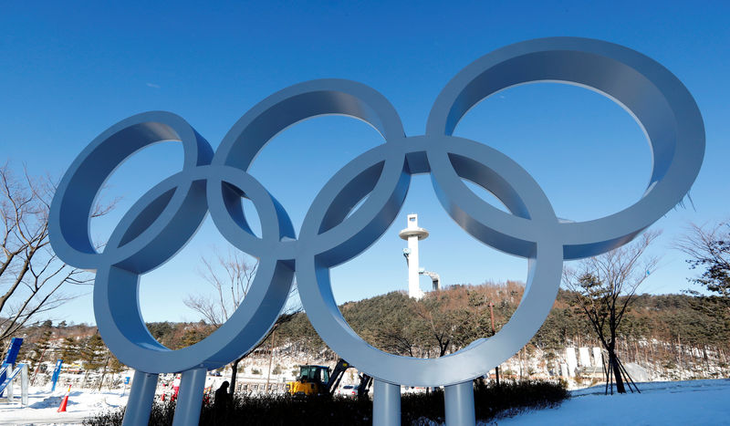 © Reuters. The Olympic rings are pictured at the Alpensia resort for the upcoming 2018 Pyeongchang Winter Olympic Games in Pyeongchang