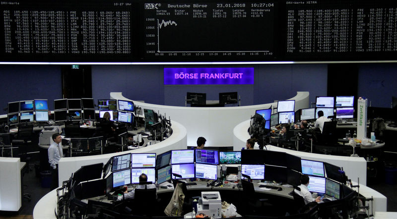 © Reuters. Las bolsas europeas suben tras el acuerdo de financiación en EEUU; el índice alemán alcanza un nivel récord