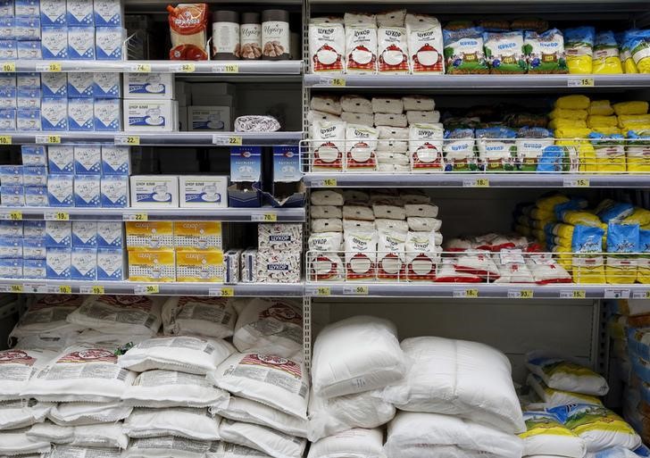 © Reuters. Produtos de açúcar são vistos em supermercado em Kiev, na Ucrânia