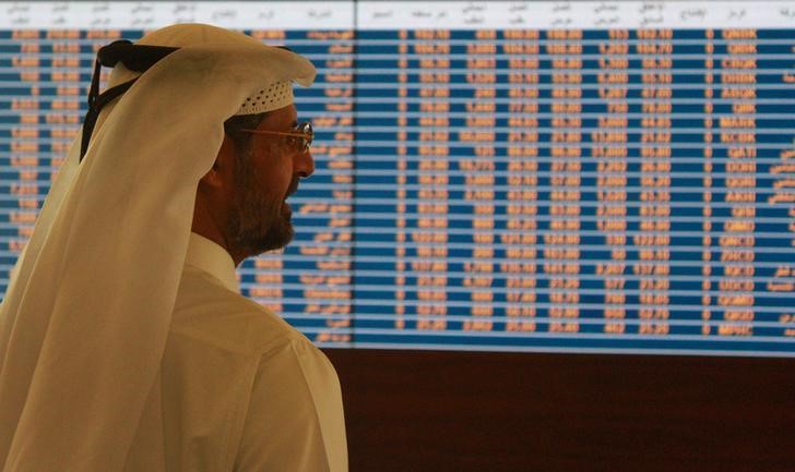© Reuters. أرباح الشركات تدفع بورصة قطر للصعود وأداء ضعيف لأسواق الأسهم الخليجية