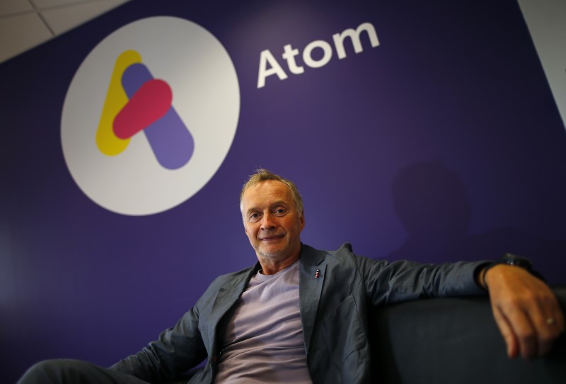 © Reuters. Atom Bank Chairman Anthony Thomson poses for a photograph at their headquarters in Durham
