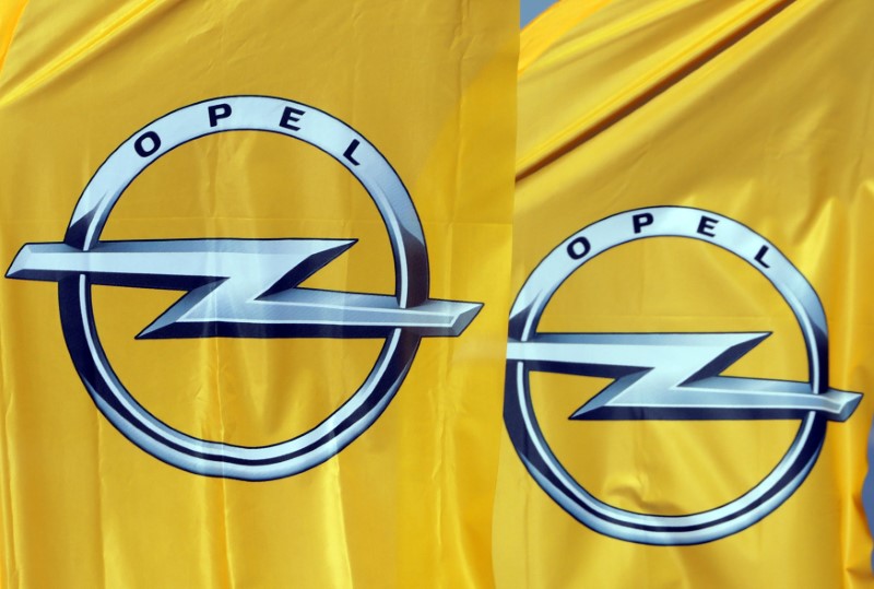 © Reuters. OPEL MENACE DE RÉDUIRE L'INVESTISSEMENT DANS UN SITE ESPAGNOL