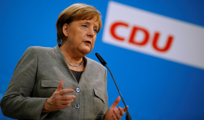 © Reuters. El bloque de Merkel descarta hacer concesiones sobre inmigración para el SPD
