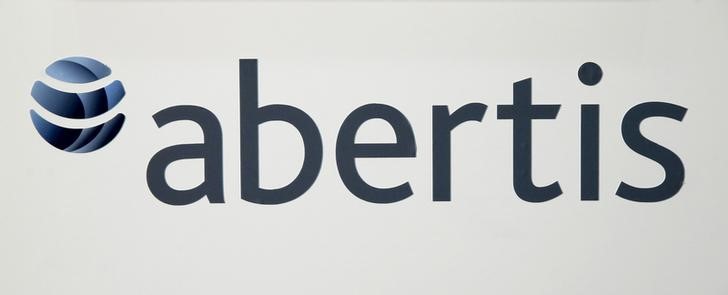 © Reuters. FILE PHOTO: The Abertis's logo is seen during a news conference in Barcelona